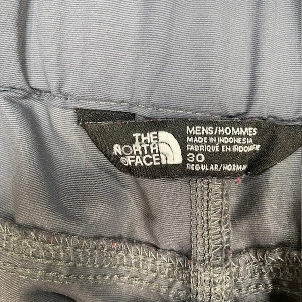 The North Face‎ Mens Gray Nylon Hiking Cargo Shorts Size 30 NF0A2RGB Belted